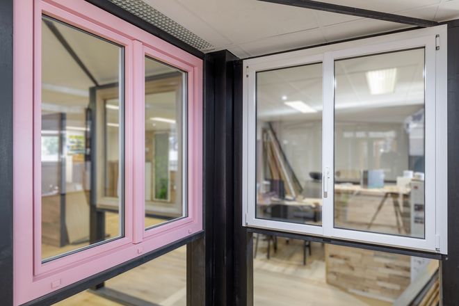 Trois fenêtres côte à côte