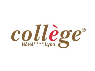 Logo du Collège Hôtel Lyon avec un texte brun et rouge sur fond blanc