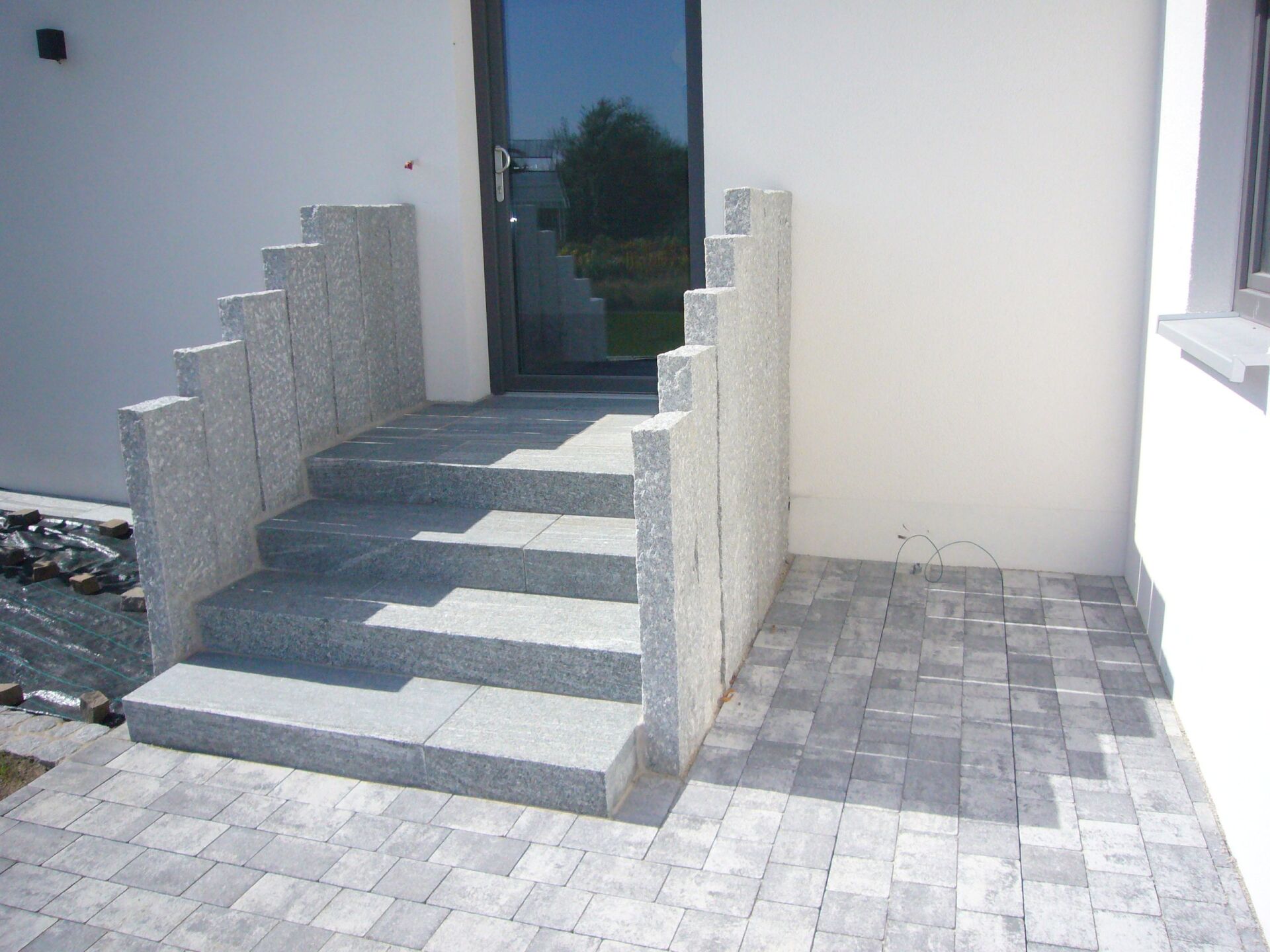Treppe aus Gneisblockstufen