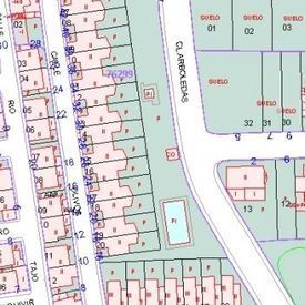 Un mapa de una zona residencial con muchas casas y una piscina.