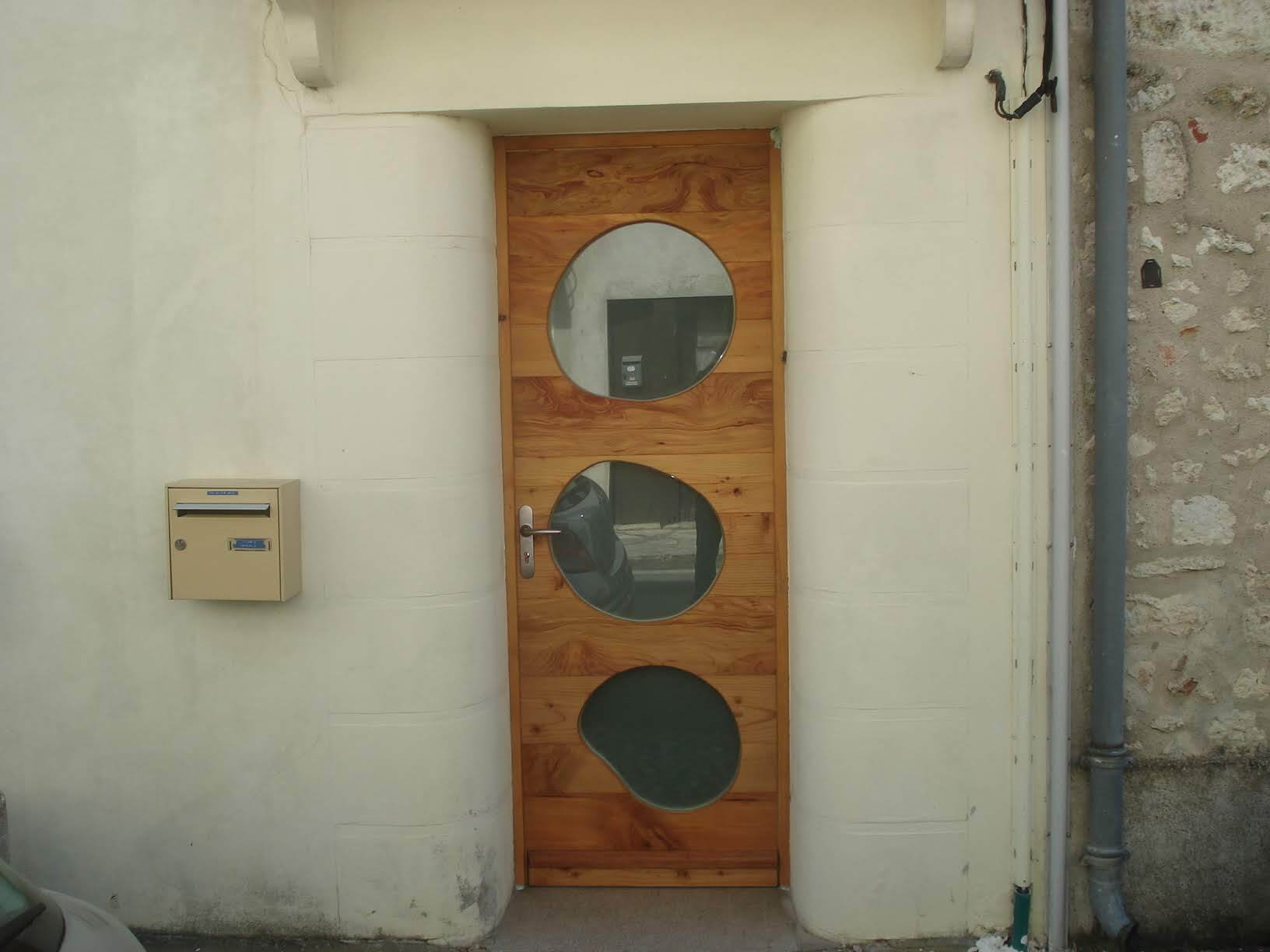 Pose de porte d'entrée