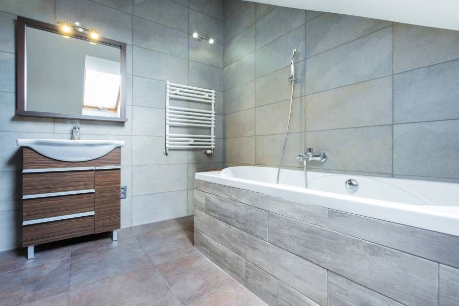Modernes Badezimmer