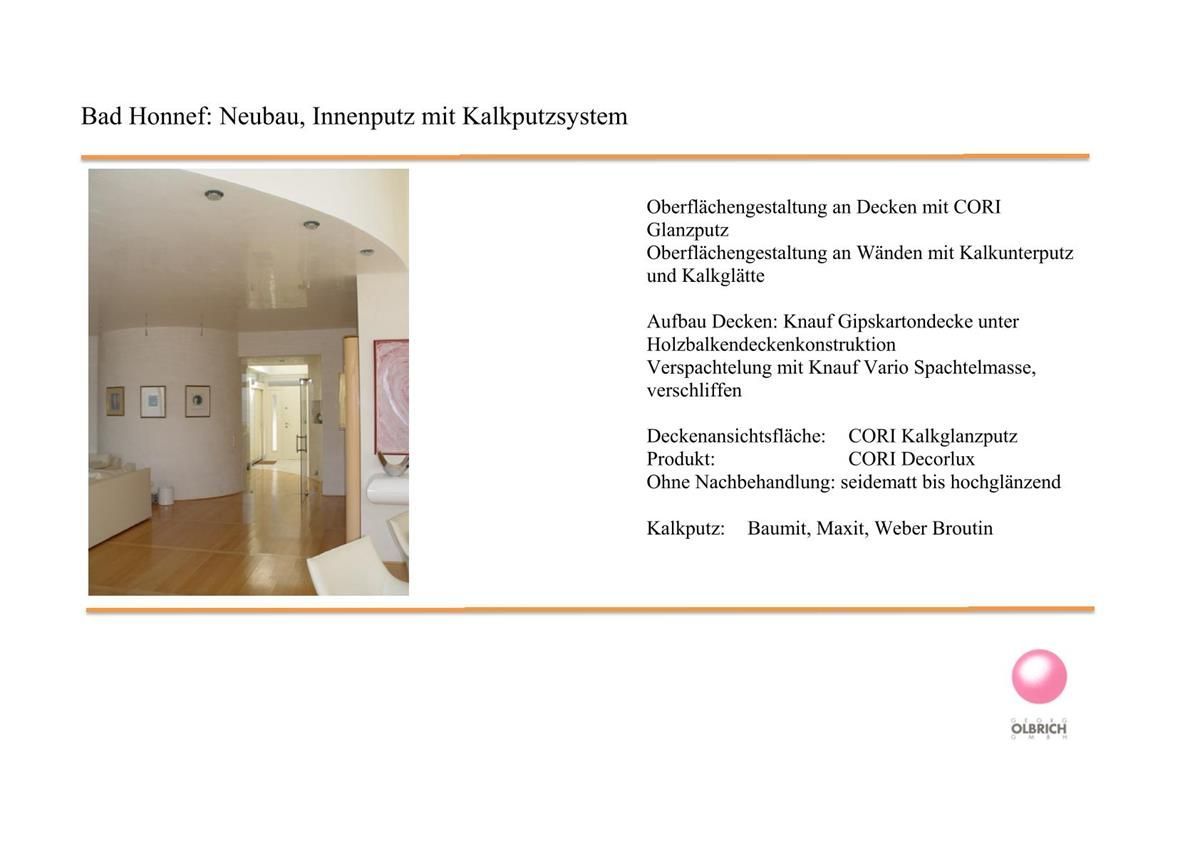 Ein Bild von einem Flur mit einem rosa Kreis in der Mitte