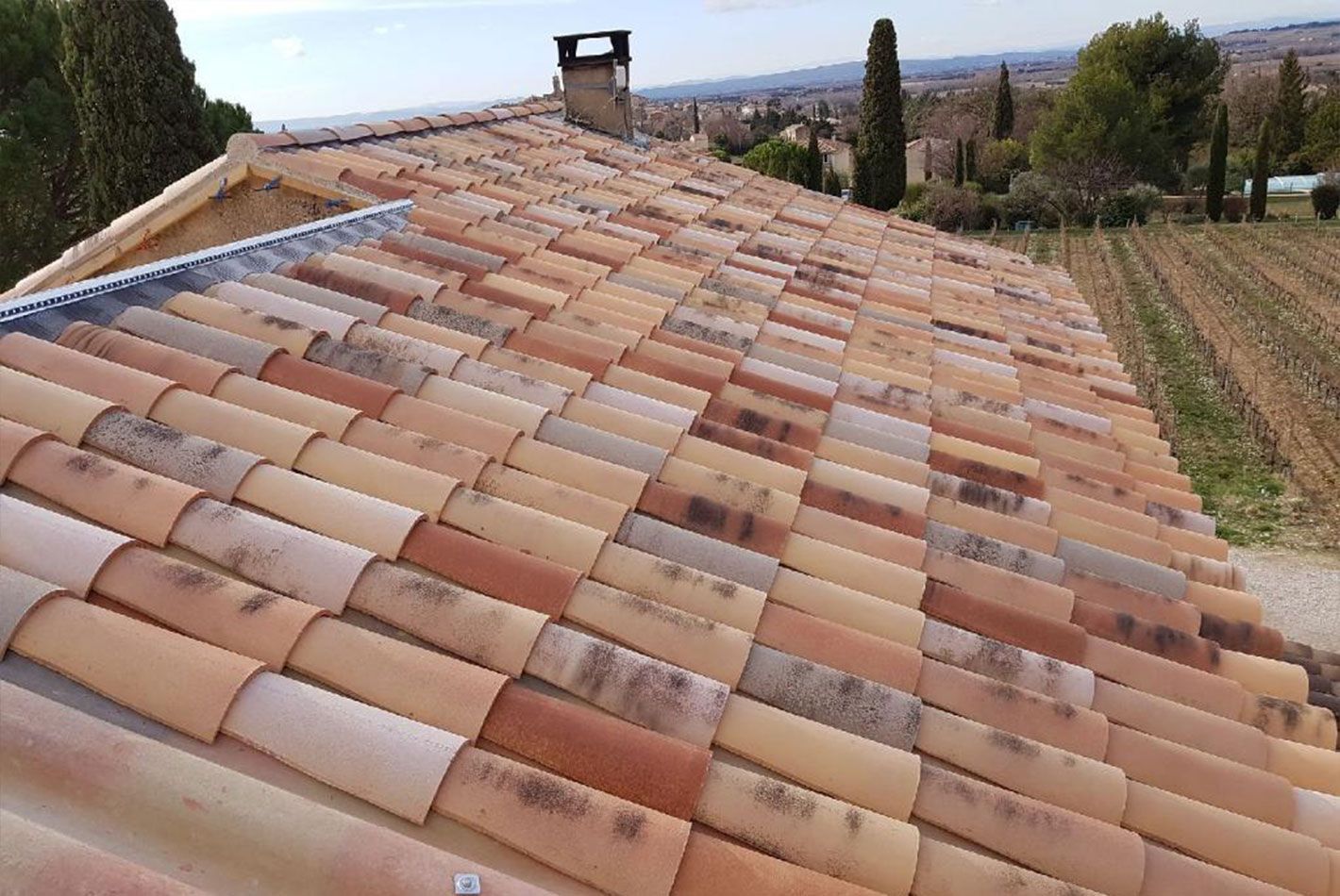 Toiture recouverte de tuiles traditionnelles 