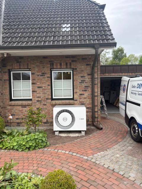 Moderne Wärmepumpenanlage von Gebrüder Dencker für Kunden in Glückstadt