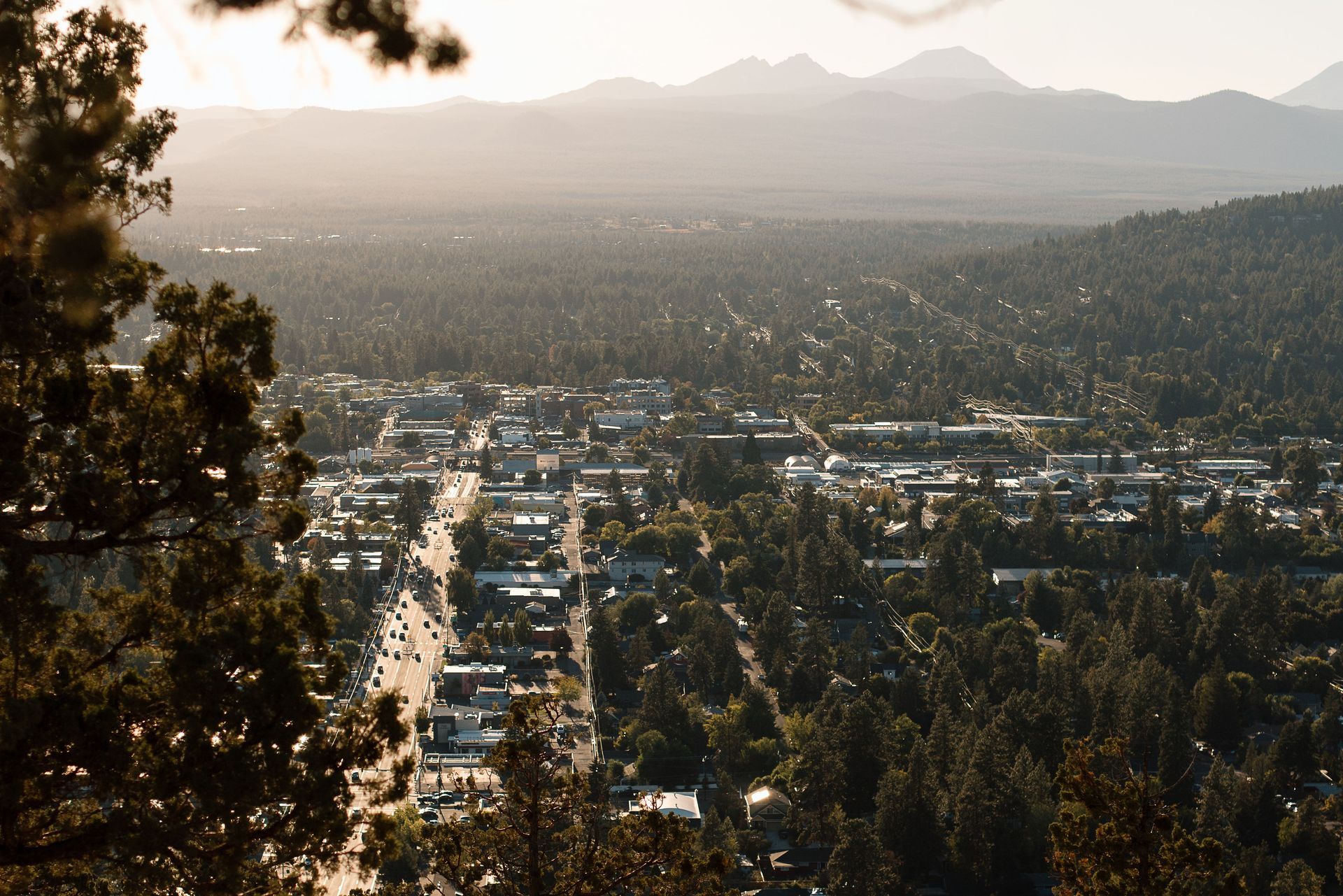 View of Bend from Pilot Butte Scenic State Park to represent November events in Central Oregon