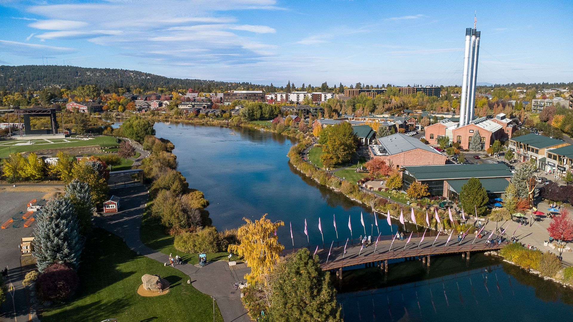 Picture of the Deschutes River passing the Old Mill in Bend