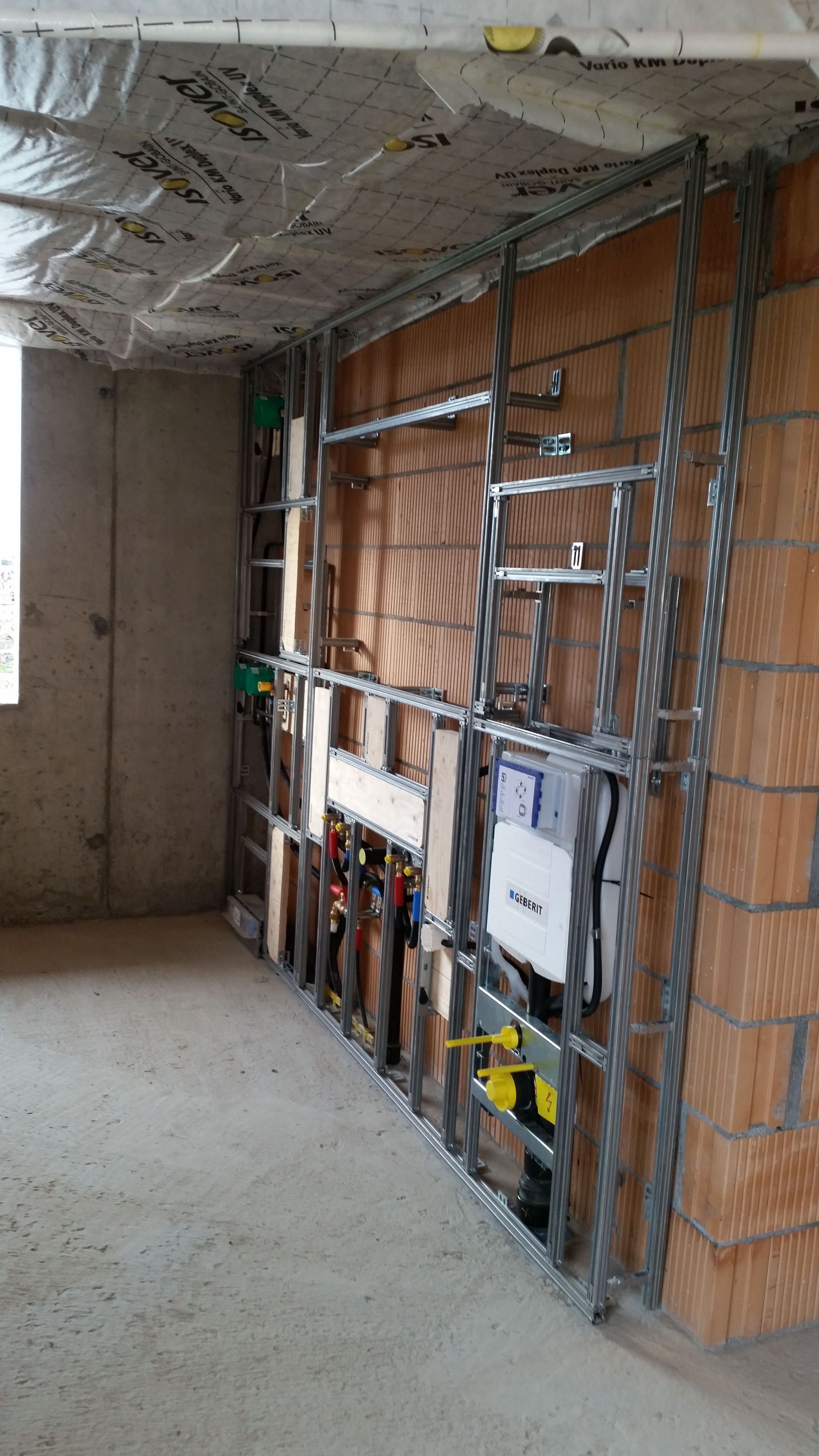 Installation du châssis sanitaire- Patrick Berger Sàrl