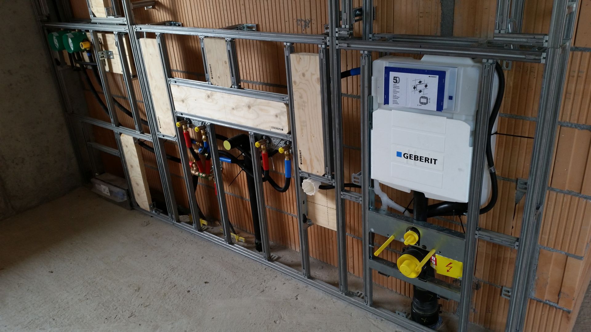 Installation du châssis sanitaire- Patrick Berger Sàrl