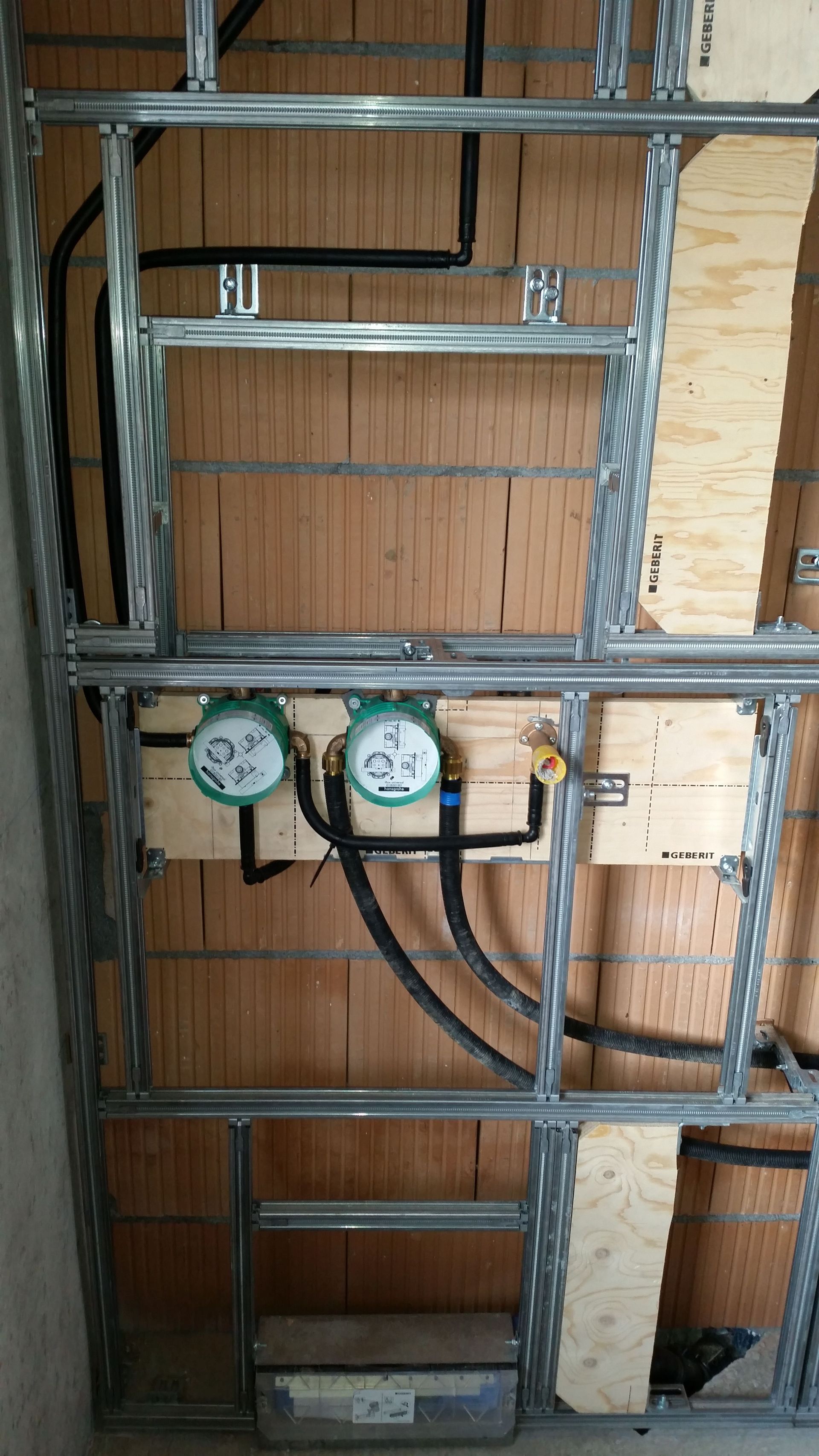 Installation du châssis sanitaire- Patrick Berger Sàrl