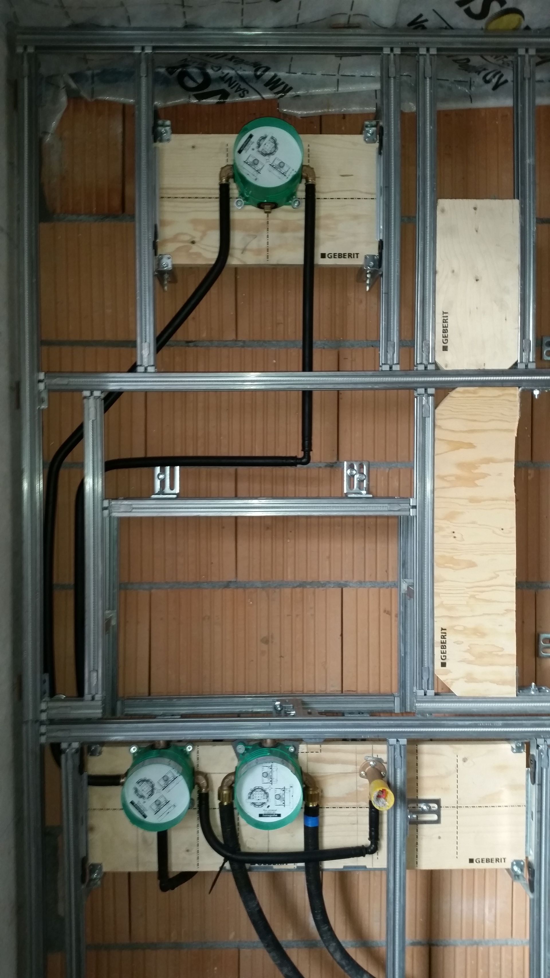 Installation du châssis sanitaire- Patrick Berger Sàrl