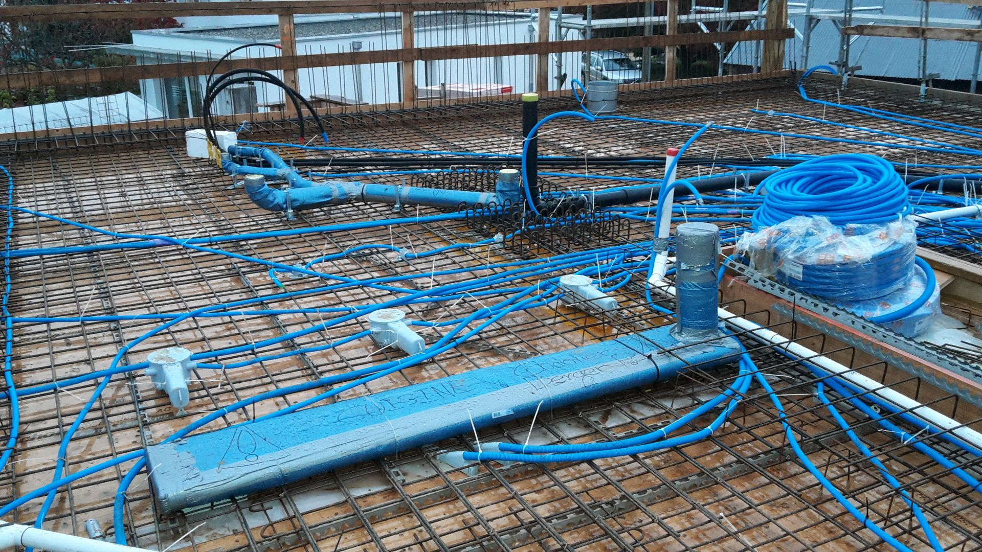 Pose d'un canal de ventilation de cuisine en dalle- Patrick Berger Sàrl