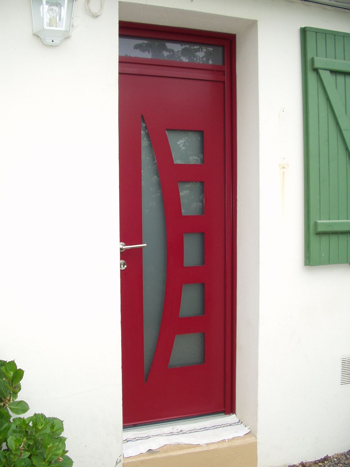 Porte rouge design.