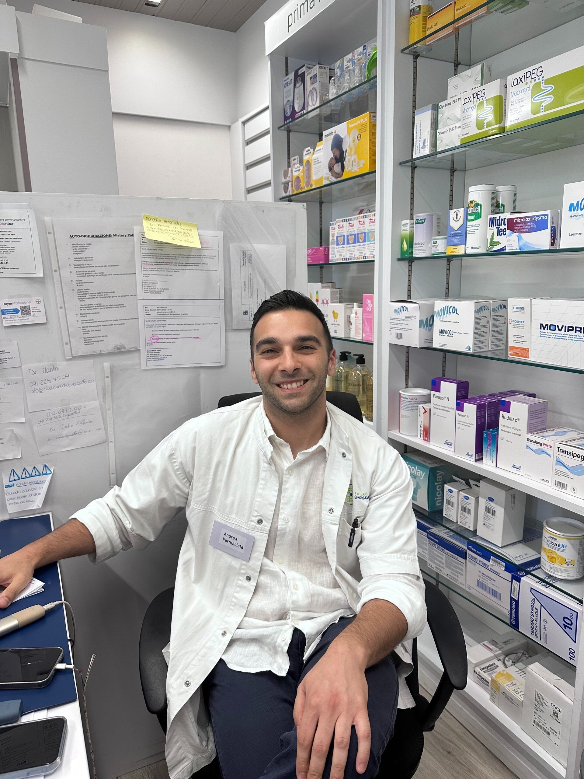 Dottor Andrea, farmacista