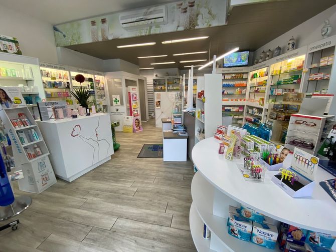 Interno della farmacia