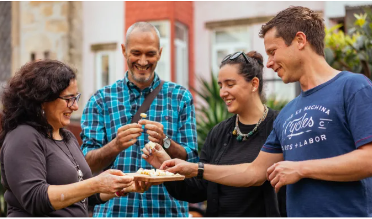 Guests enjoying a shared moment during their stay in Porto apartment