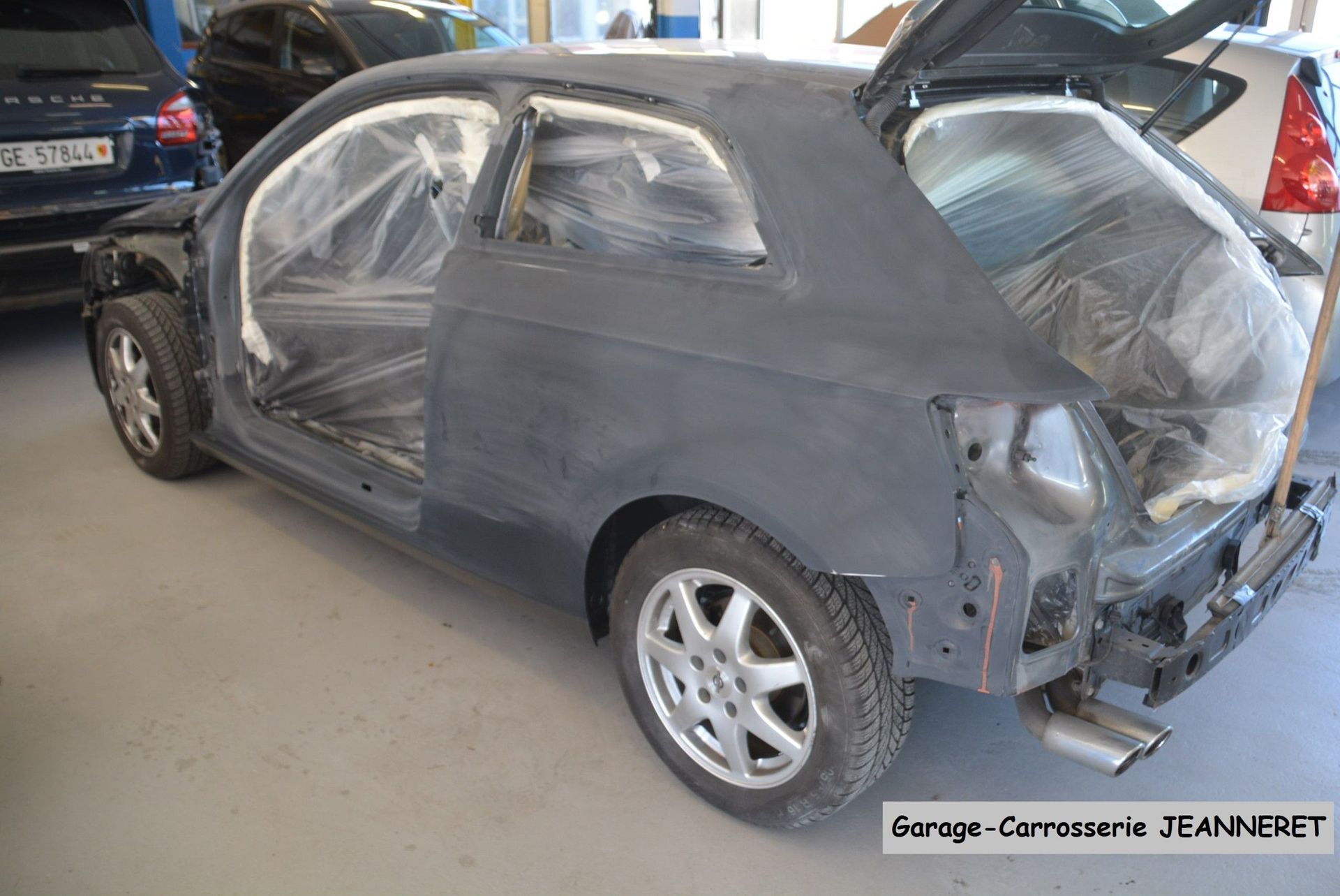 Garage-carrosserie Jeanneret L. Douylliez Succ. Sàrl à Carouge - réparation Audi