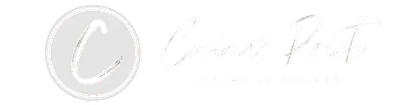 Un logotipo blanco con la letra c en un círculo sobre un fondo blanco.