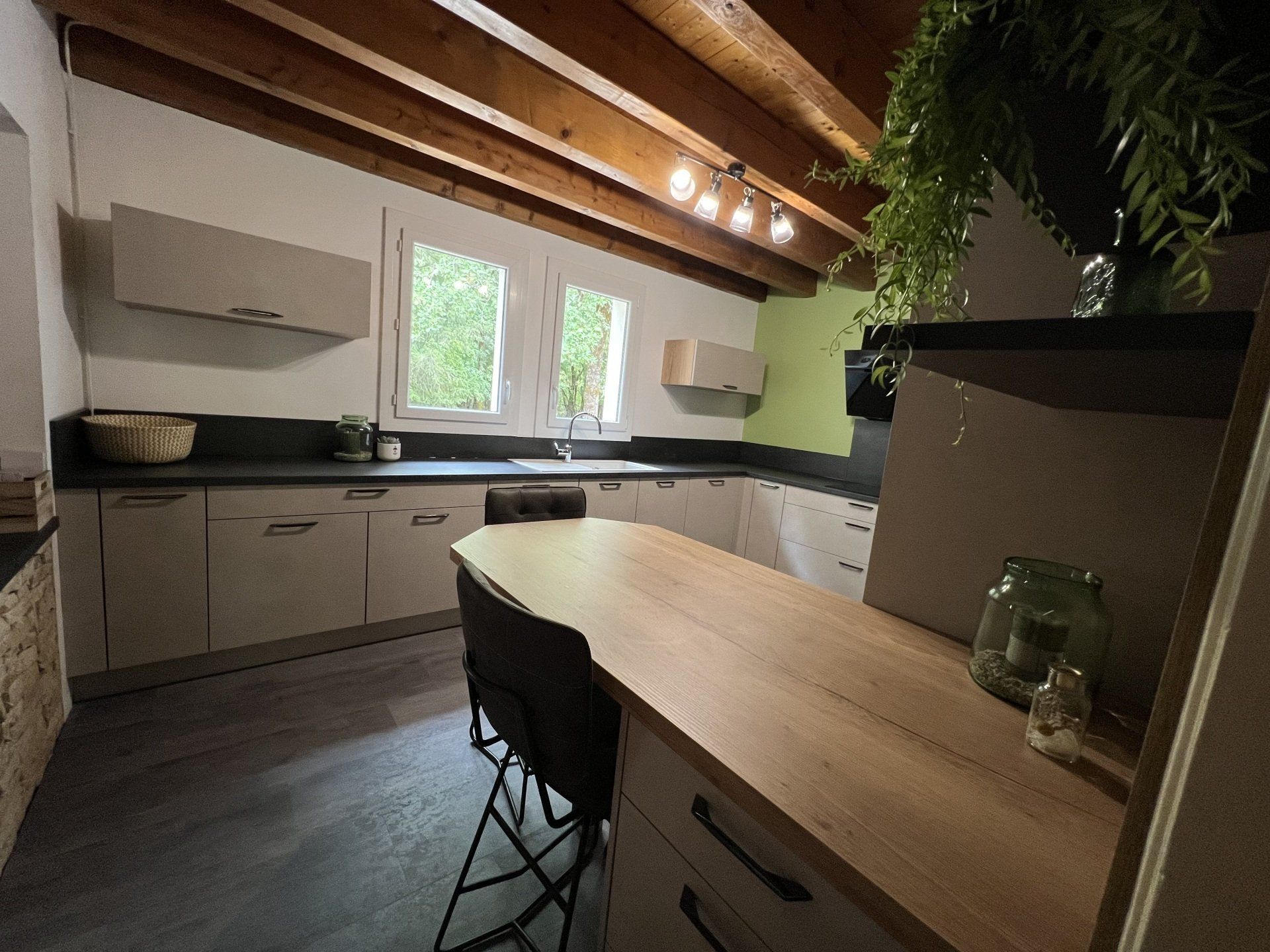 Rivoli table