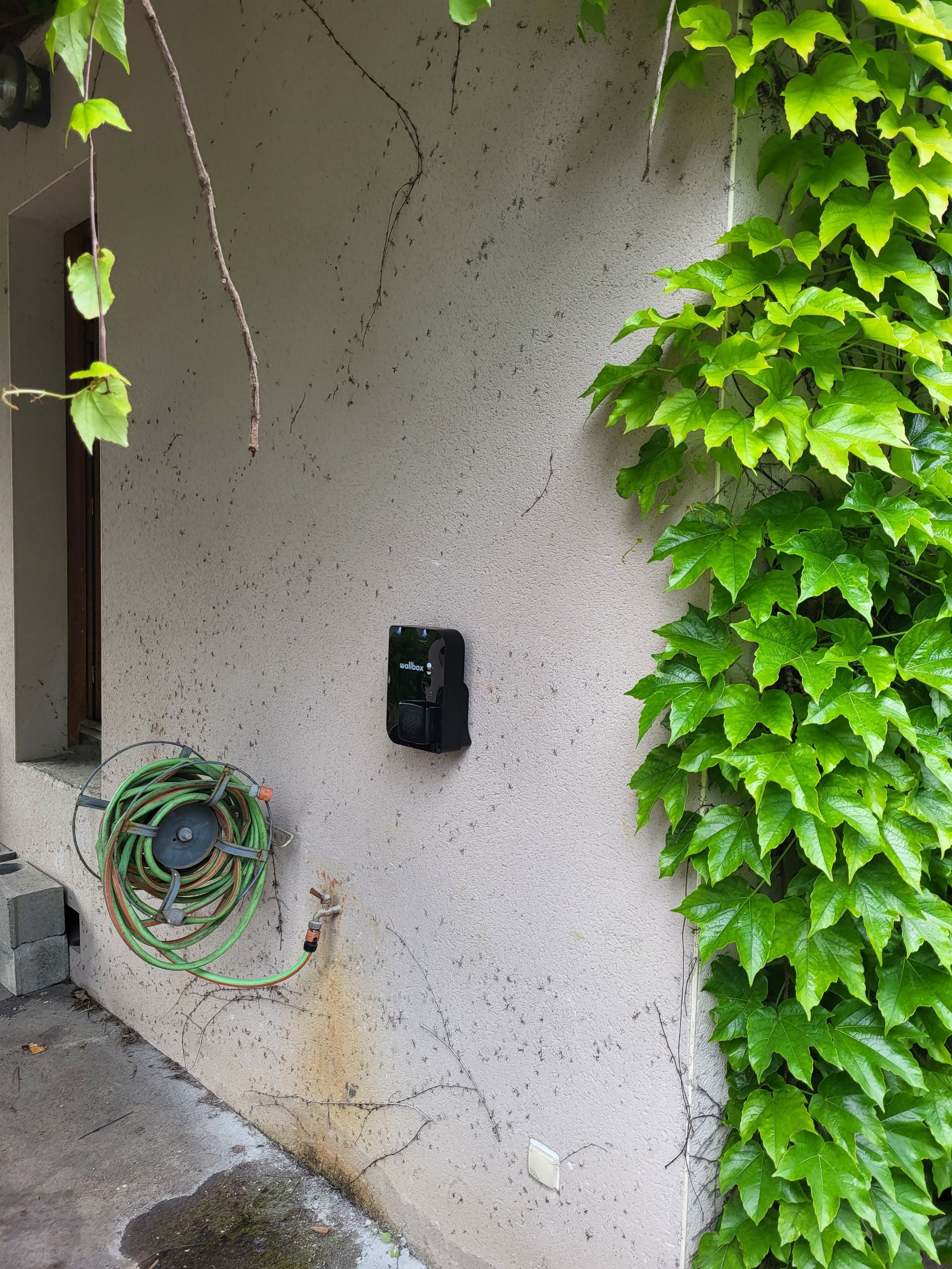 Une borne wallbox
