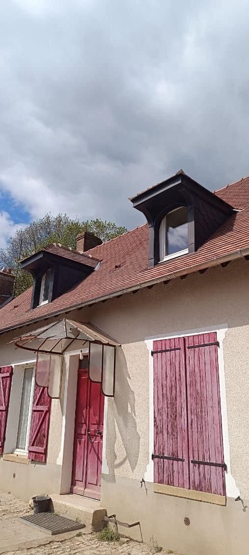 Couverture de tuiles neuves en terre cuite à Nancray?