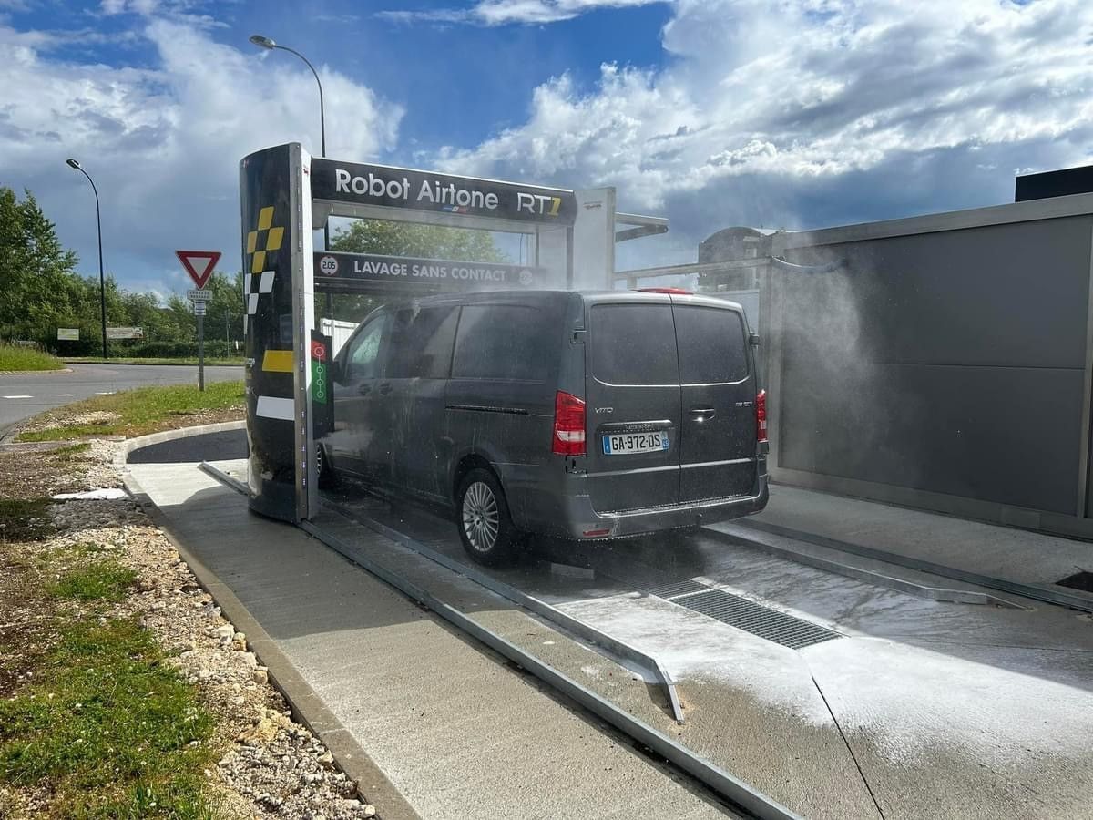 Travaux à la station de lavage de SUPER U Beaune la Rolande