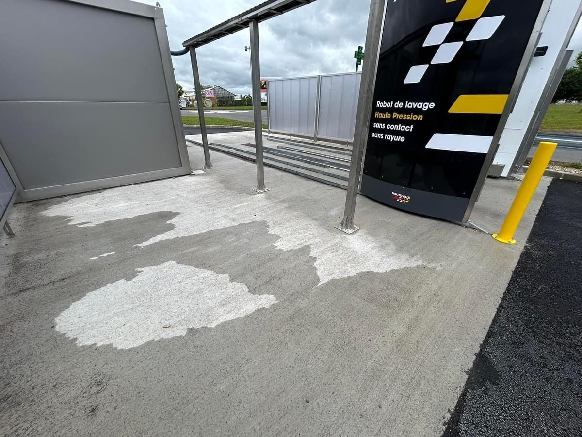 Travaux à la station de lavage de SUPER U Beaune la Rolande