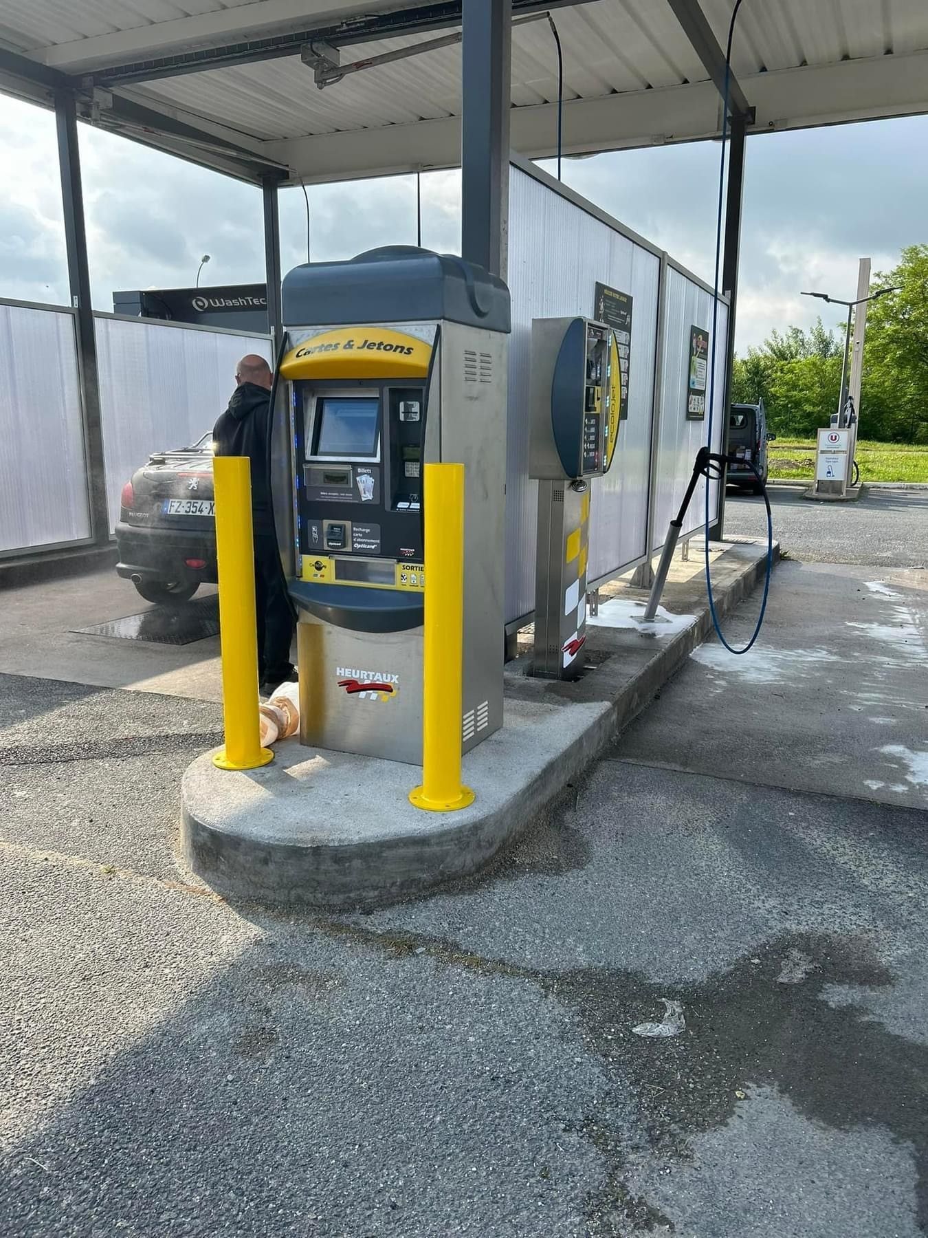 Travaux à la station de lavage de SUPER U Beaune la Rolande