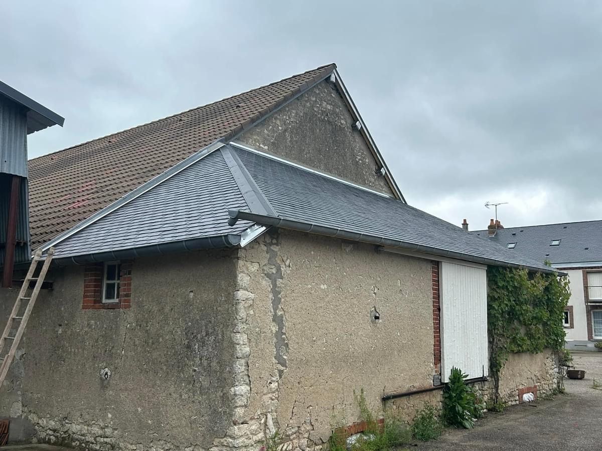 Corps de ferme refait complètement suite à la grêle de 2022