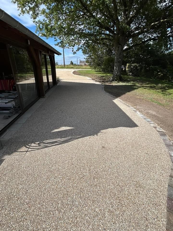 Allée en gravillons