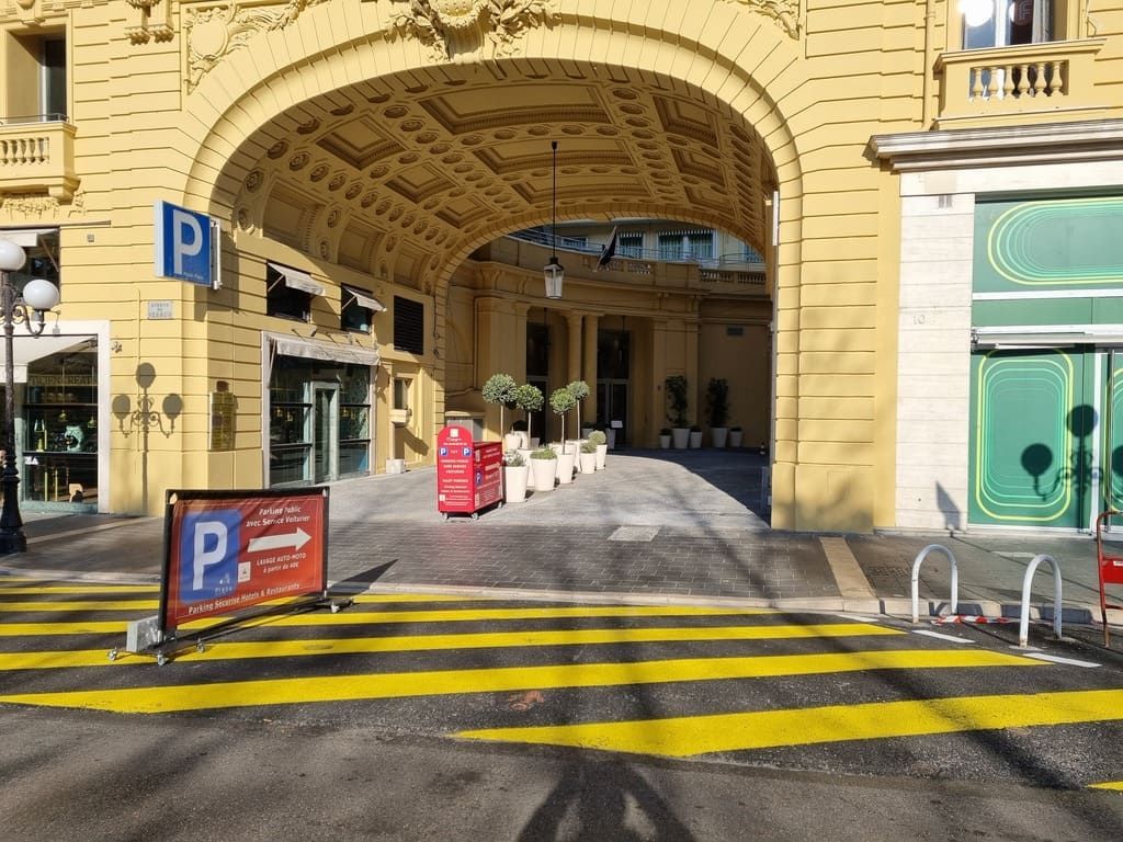 Accès du parking Plaza