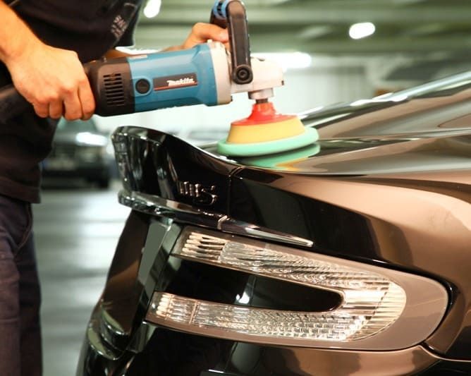 Polissage de carrosserie 