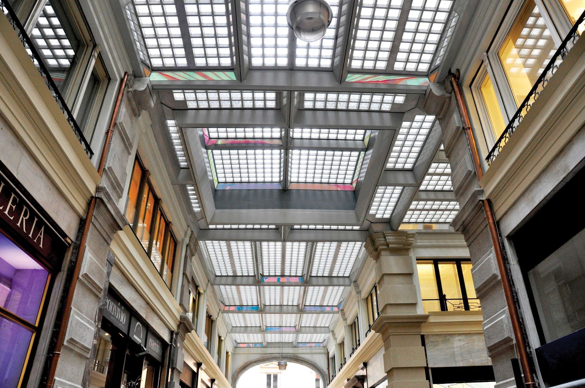 Schenini---Galleria-Lugano-con-vetrata