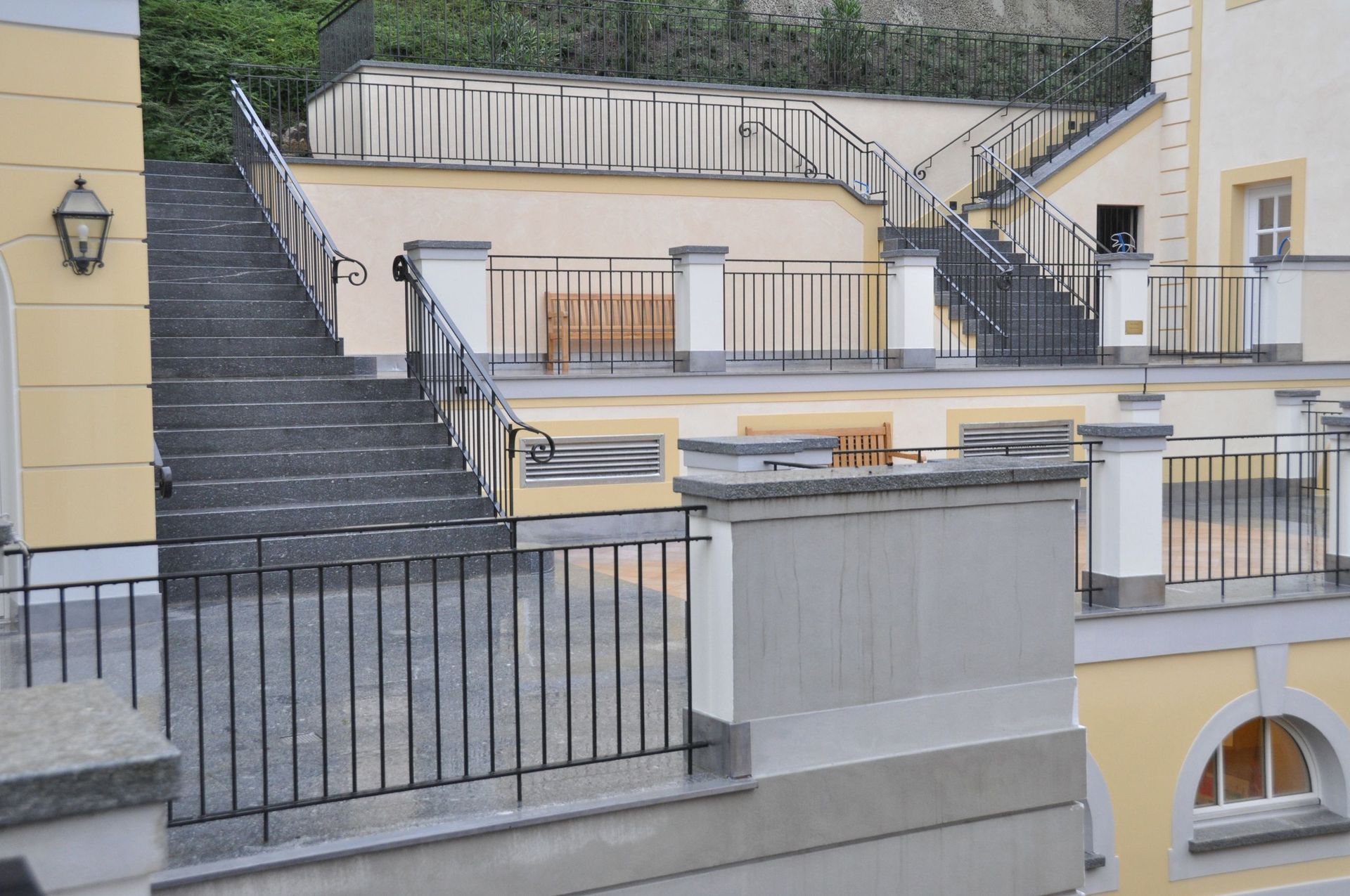 Schenini - Ringhiere metalliche su scalinata