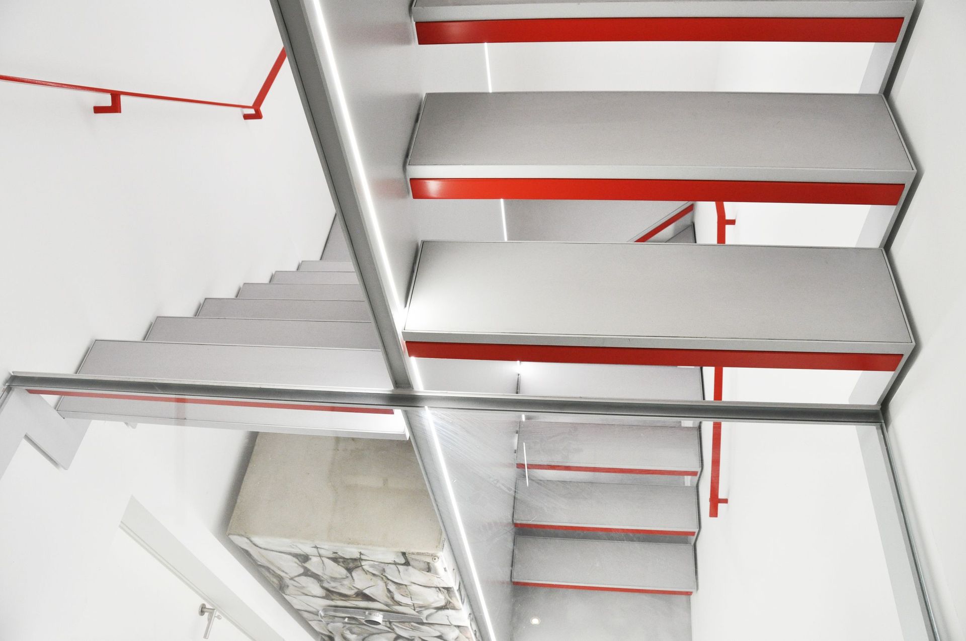 Schenini - Scale in vetro e cemento