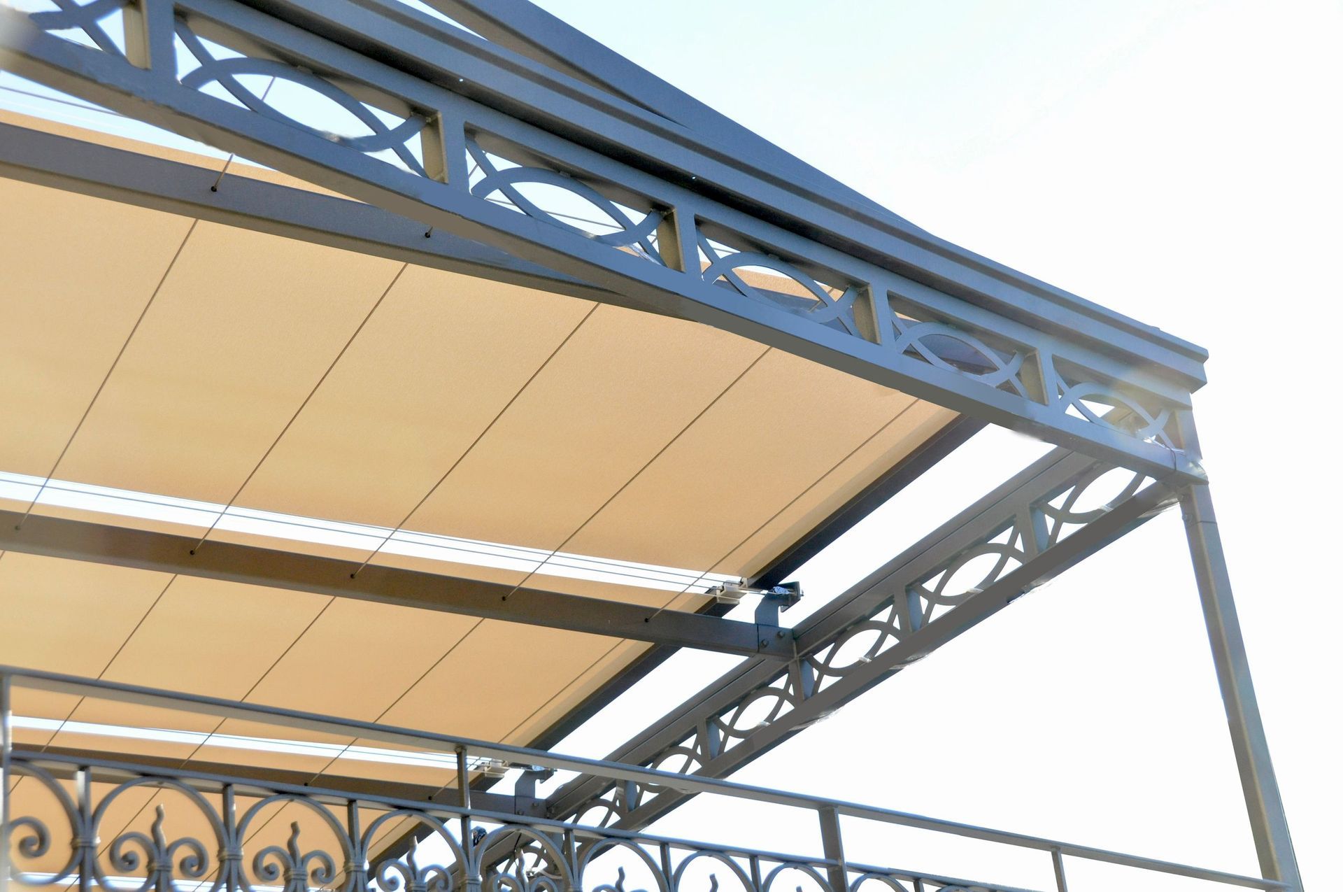 Schenini - Tettoia con decorazioni