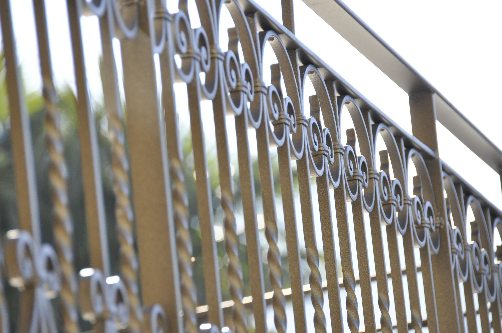 Schenini - Tettoia in ferro con ringhiera