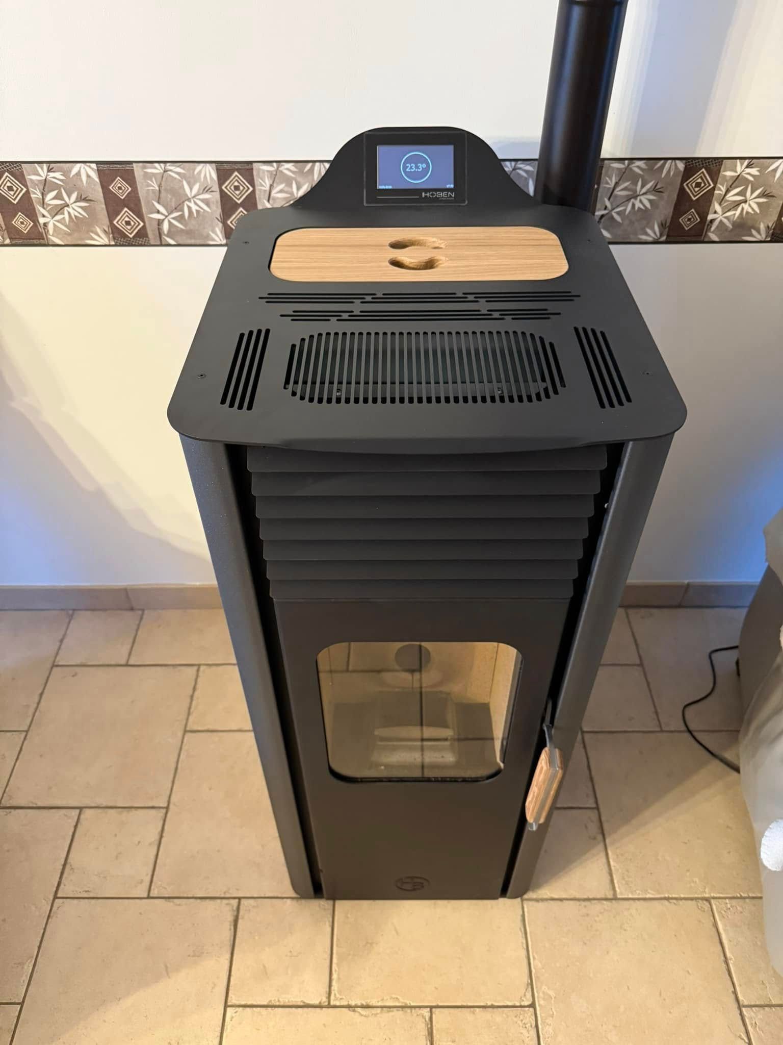 Unité de pompe à chaleur de couleur noire