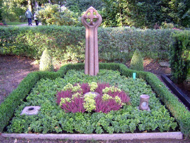 Mustergräber von Blumen Hesse