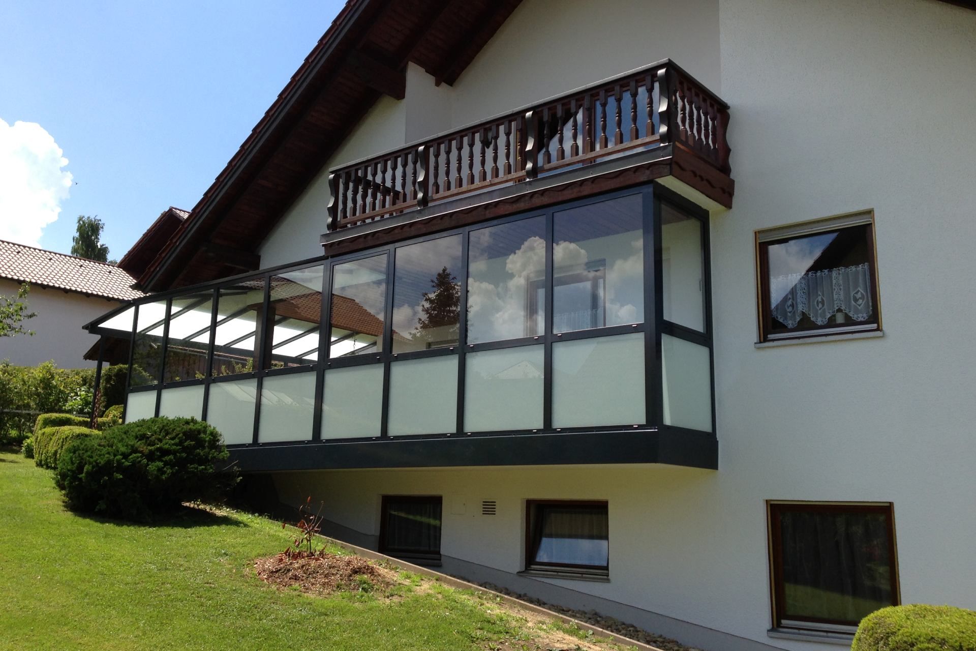 Bild von Haus mit Fenstern