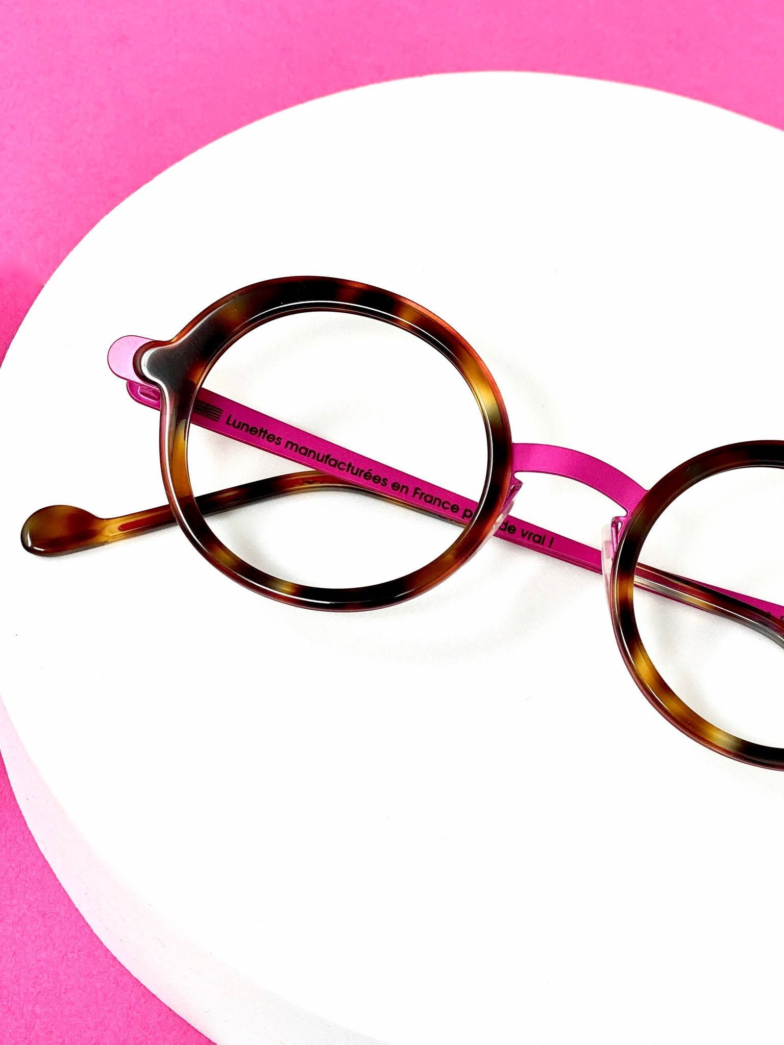 Des lunettes de vue femme avec une monture léopard