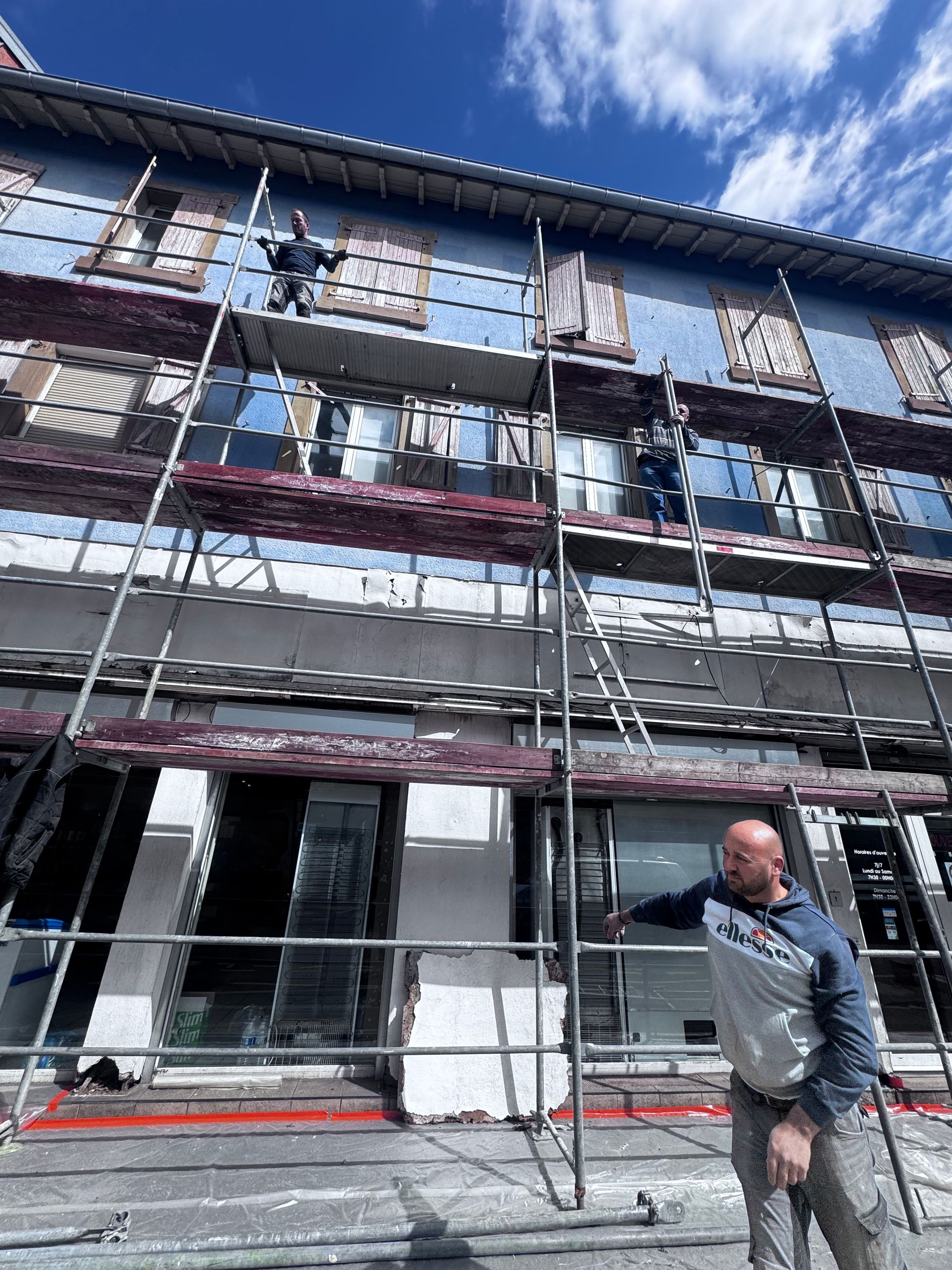 Façade en cours de rénovation