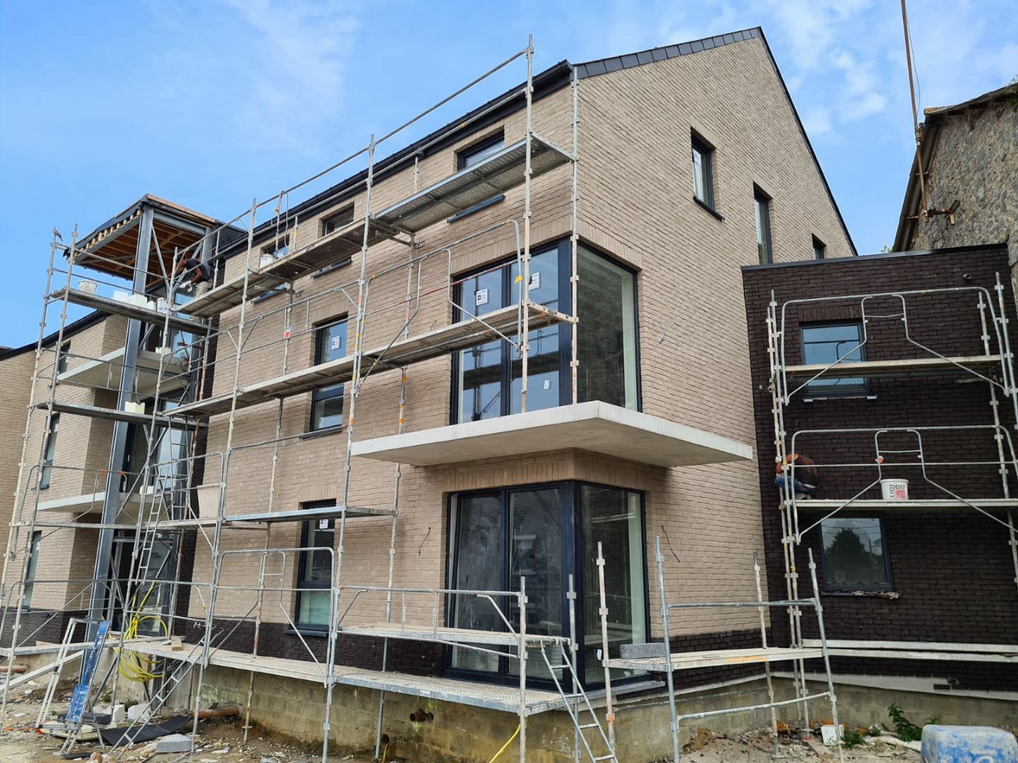 Pose de plaquettes sur façade