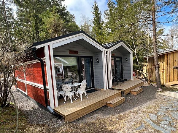 Kesän mökkivaraus saaristossa, Nuotta