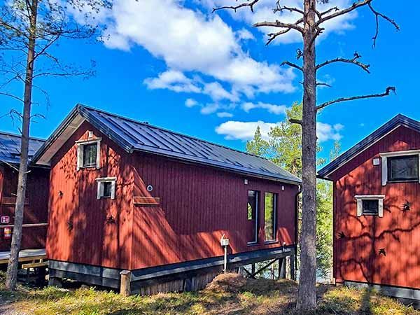 Kesän mökkivaraus saaristossa, Uivelo