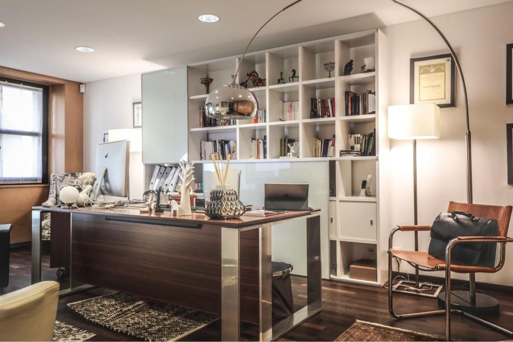 bureau et bibliothèque du cabinet de Nyon