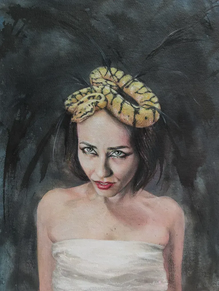 Una pintura de una mujer que lleva un sombrero con una serpiente.