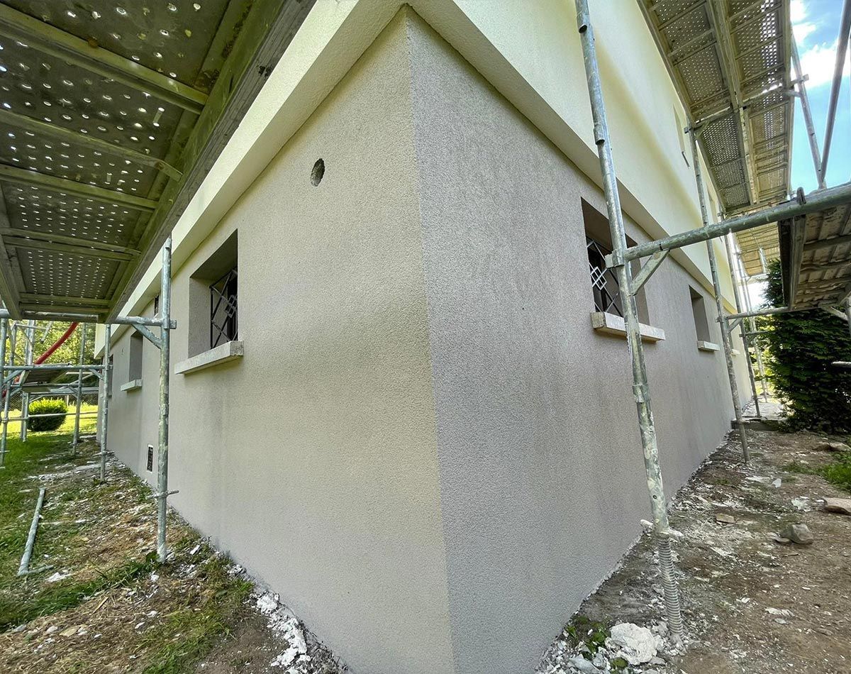 Travaux de peinture extérieurs et crépis réalisés par la société Baratay Déco