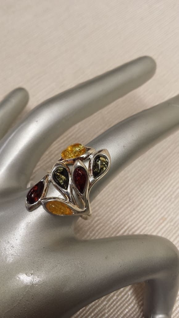 925er Silberring mit Bernstein, moderne Ausführung