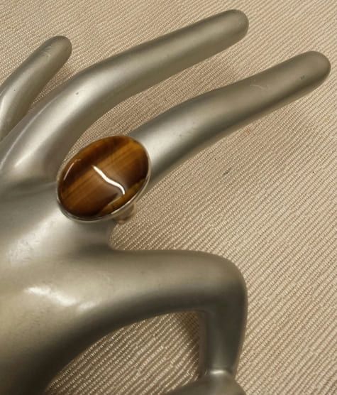 925er Silberring mit wirkungsvollem Tigerauge